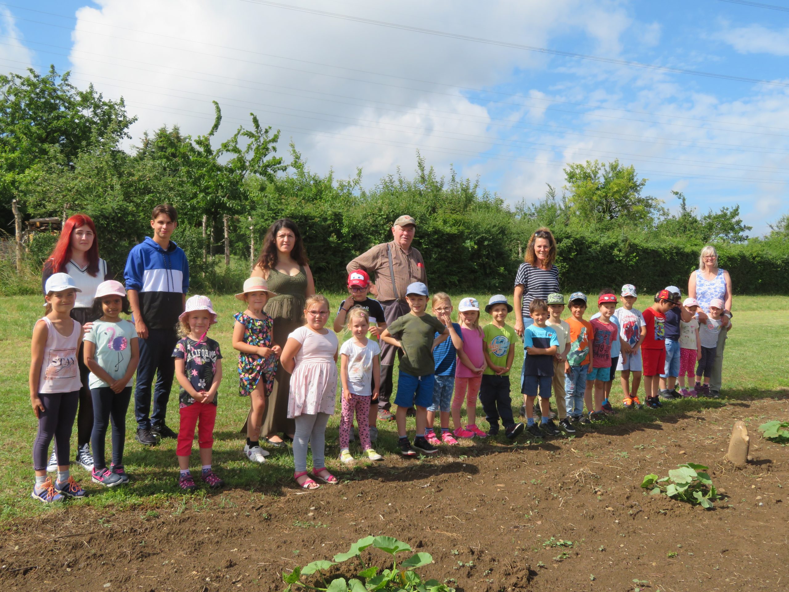 You are currently viewing Das Kürbisprojekt mit dem Kindergarten Regenbogen ist gestartet